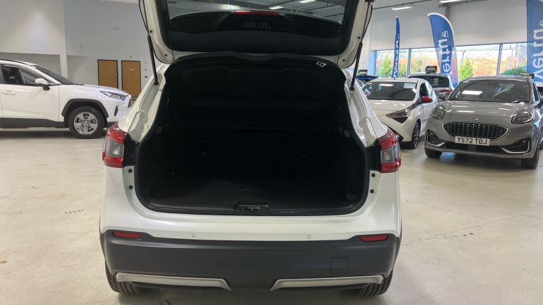 Nissan Qashqai 1.3 DiG-T Tekna 5dr Petrol Hatchback